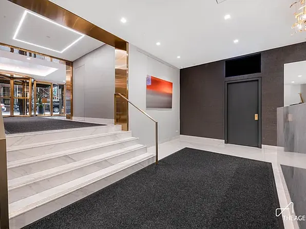 150 West 51st Street image 14 of 15