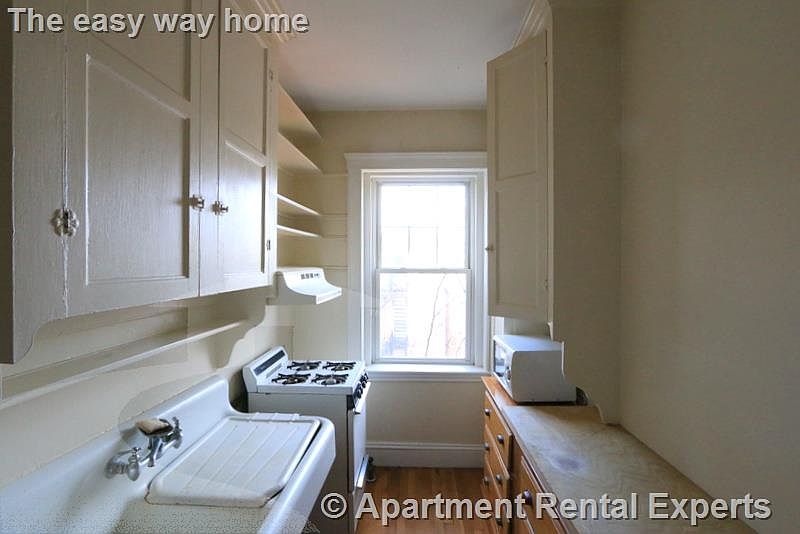 1st image of 10 Wendell St #21