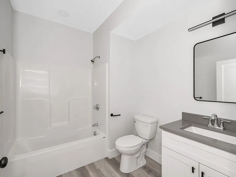 1 Lafayette Sq #401 — Photo 7