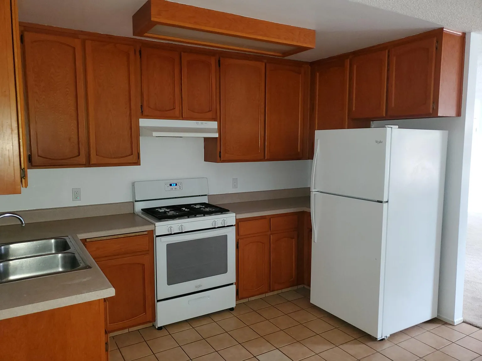 2 bed, 840 sqft, $2,100 — Photo 3