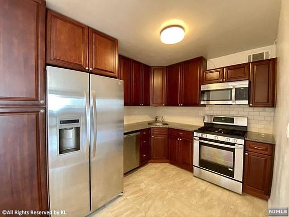 3rd image of 2100 Linwood Ave APT 21M