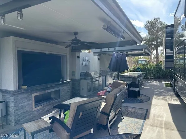 8175 Arville St #302, Las Vegas, NV 89139