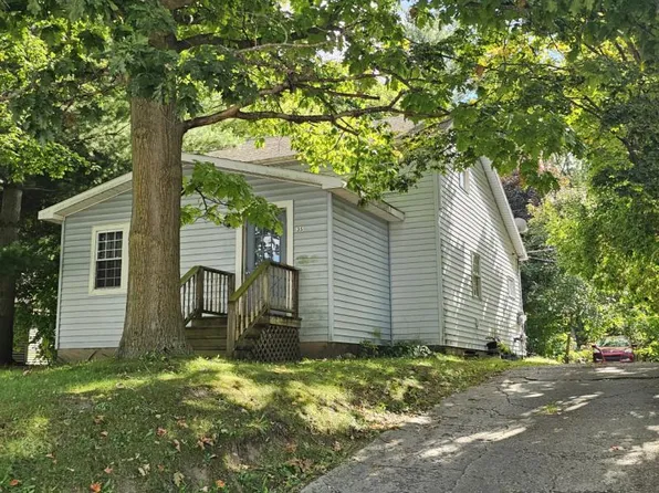 35 W Main St, Mayville, MI 48744