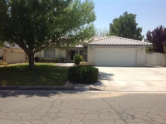 3rd image of 14983 Shady Elm Ln