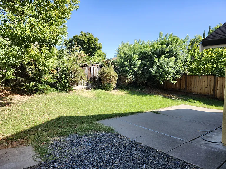 4839 Knollcrest Dr — Photo 3