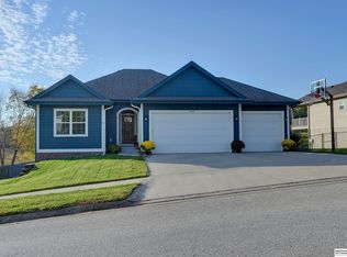 1605 Windsor Way, Fort Calhoun, NE 68023