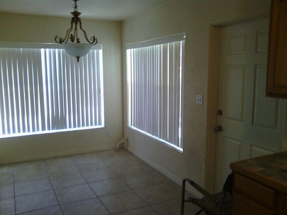 Kitchen eating area