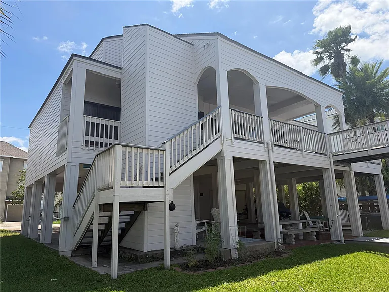 3421 Jolly Roger Cir — Photo 2