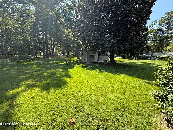 3rd image of 6828 Mill St