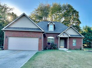 292 Whispering Pine Dr, Martinsville, IN