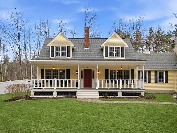 3rd image of 302 Forest Road