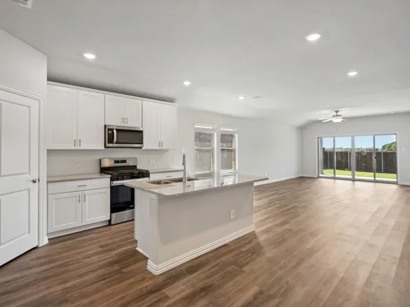 4003 Medina Dr, Farmersville, TX 75442