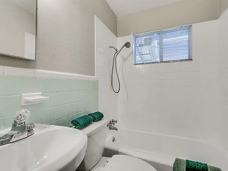 404 Franklin Blvd #A — Photo 13