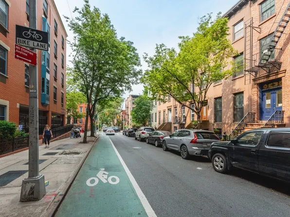 122 Hoyt Street image 13 of 57