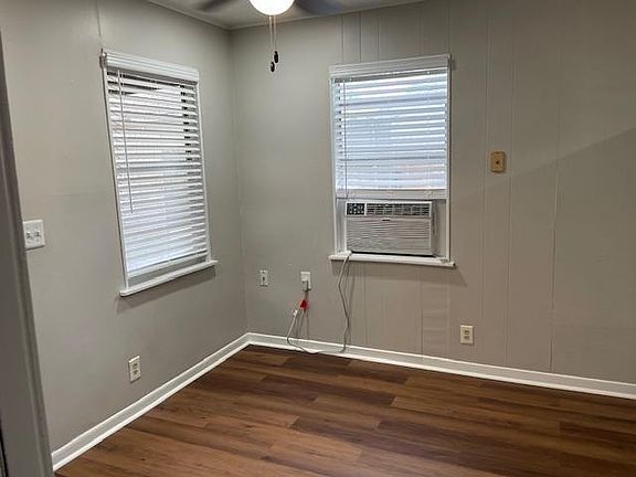 5th image of 4816 Moore St Unit 1/2