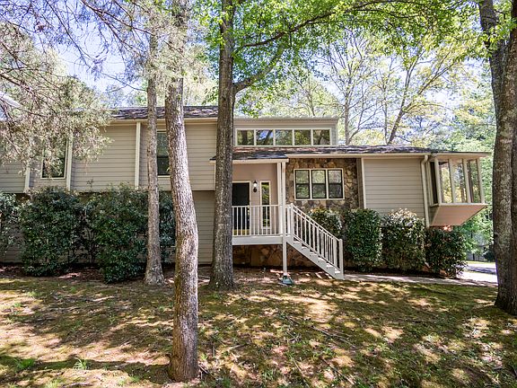 2nd image of 3290 Waters Mill Dr