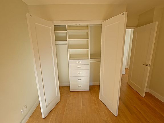 4th image of 210 W 89th St APT 6N