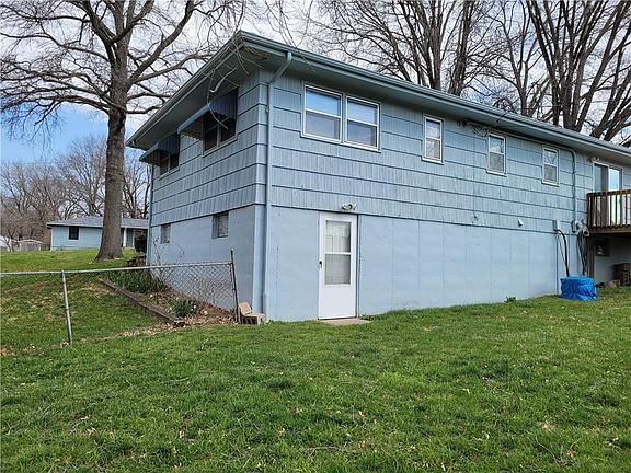 4th image of 6825 Longwood Ave