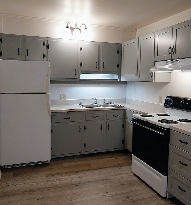 Beautifully remodeled kitchen, bring the family together.
