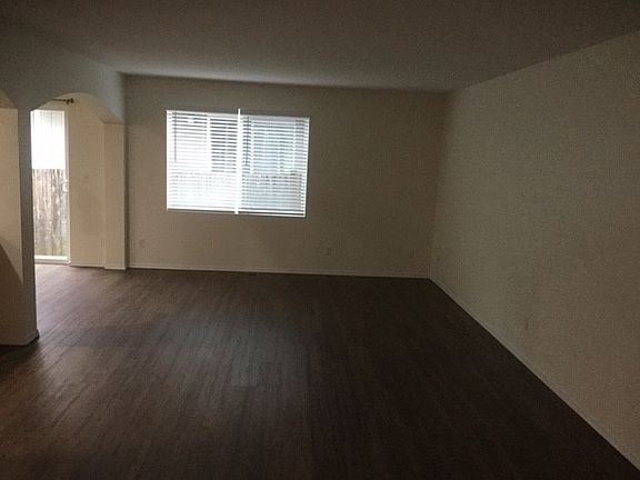 3rd image of 7237 178th St E