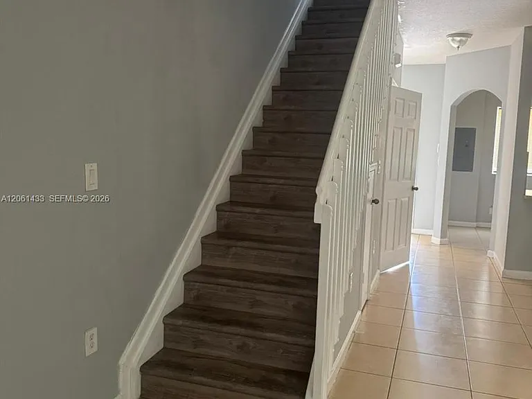 8811 S Isles Cir #8811 — Photo 4