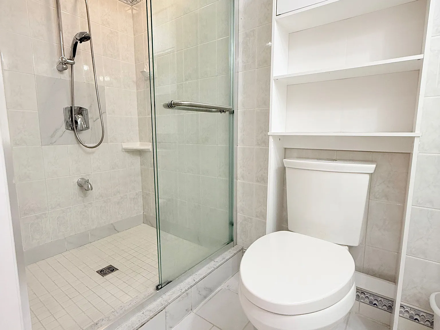 2 bed, $1,900 — Photo 4
