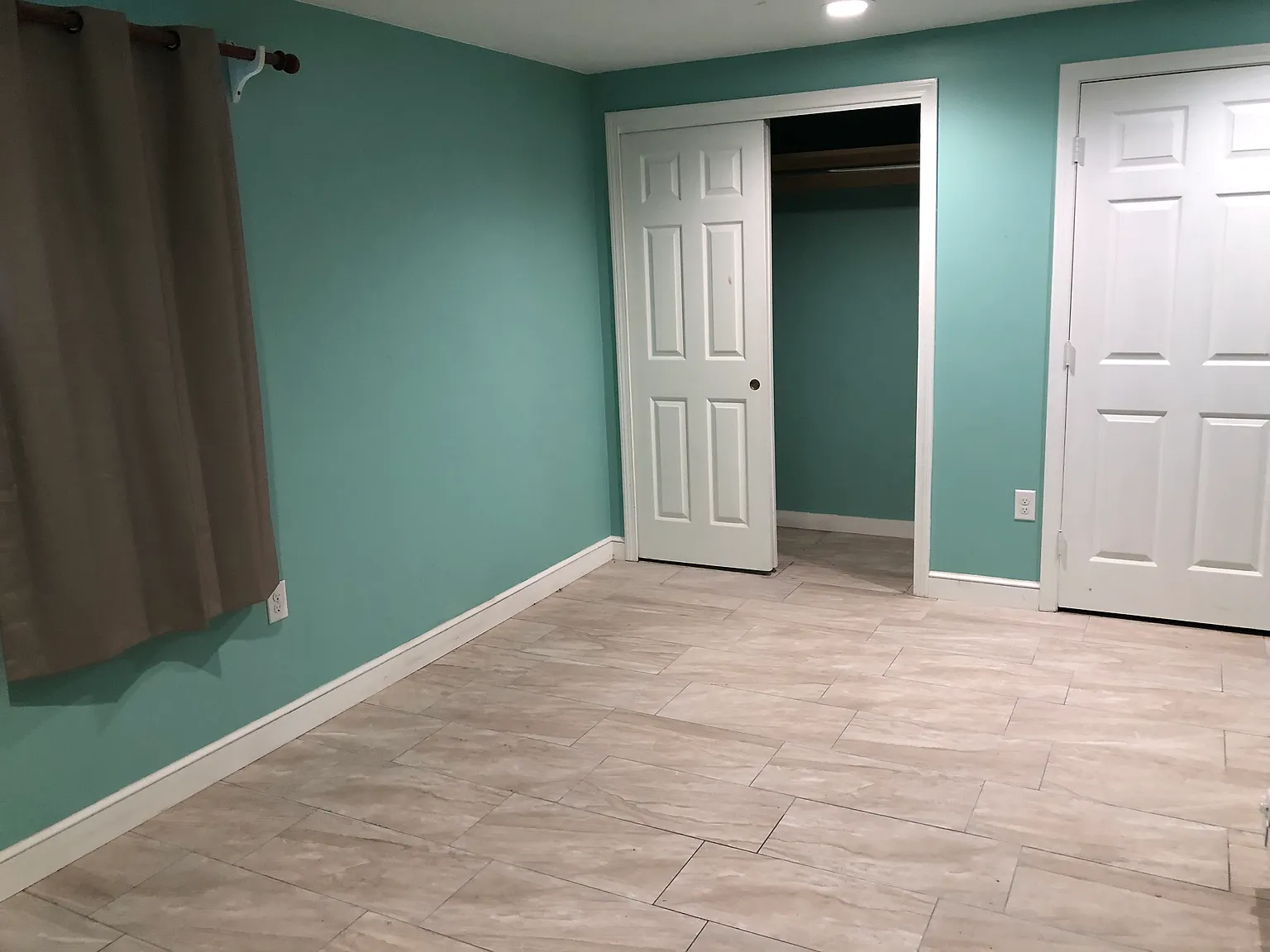 3 bed, 1.5 bath, 1264 sqft, $2,200 — Photo 2