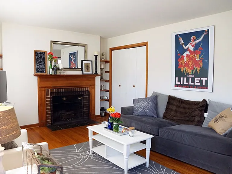 103 Burton Ct — Photo 3