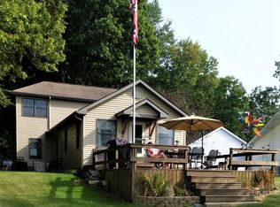 160 Wildwood Beach Rd, Quincy, MI 49082