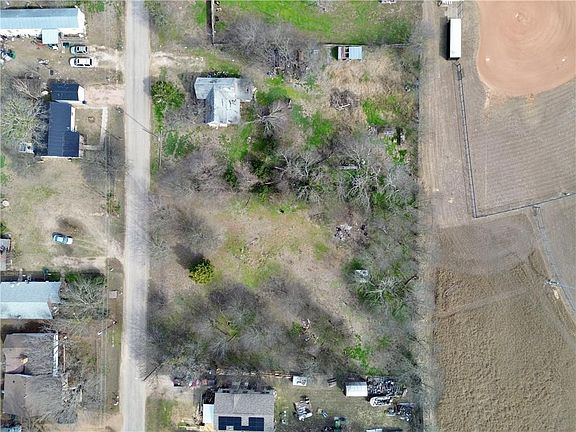 5th image of 214 Hungry Hill Rd