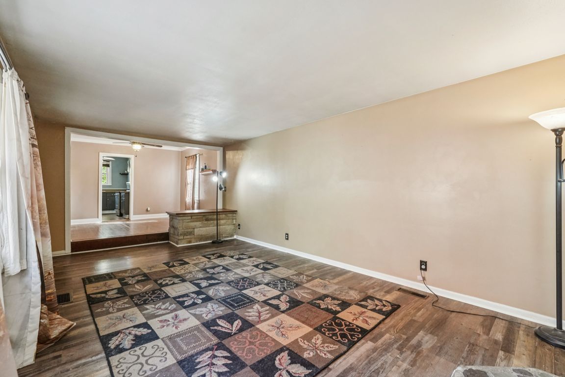 next background image