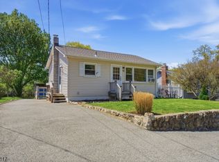 98 Rogers Dr, Roxbury Twp., NJ 07850
