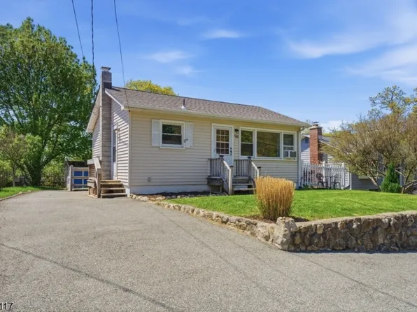 98 Rogers Dr, Roxbury Twp., NJ 07850