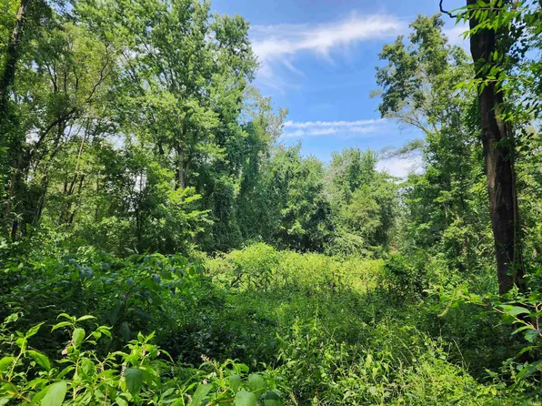 Penwell Ave, Elkhart, IN 46516