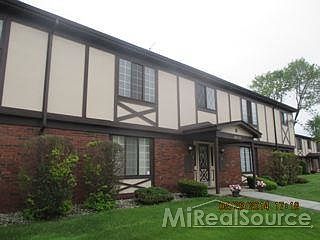 1st image of 22877 Grove St