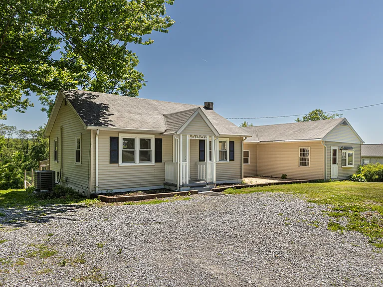 3392 Upper Valley Rd — Photo 1