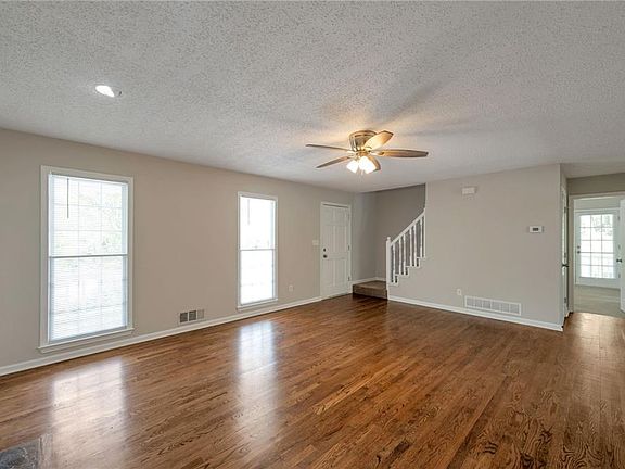 3rd image of 252 Amber Way