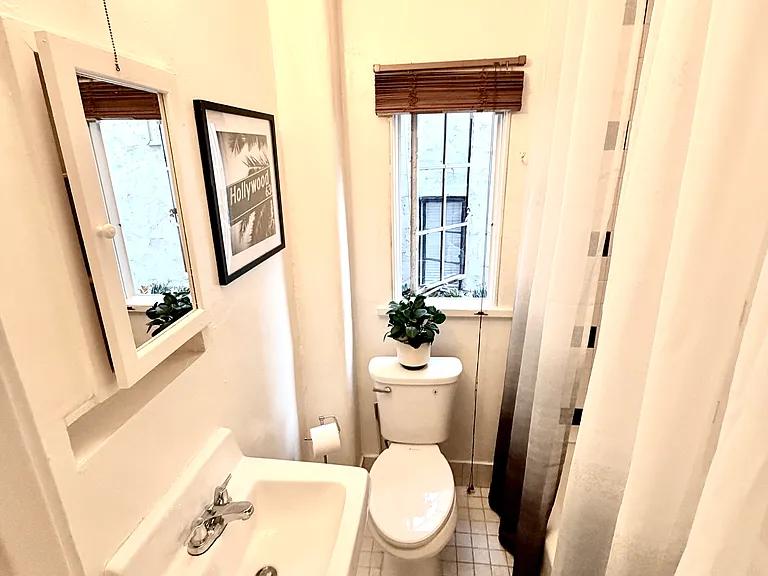 2425 Cheremoya Ave #2425 — Photo 8