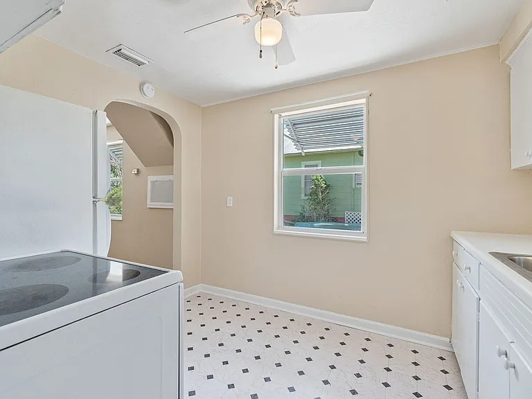 608 Missouri Ave — Photo 13