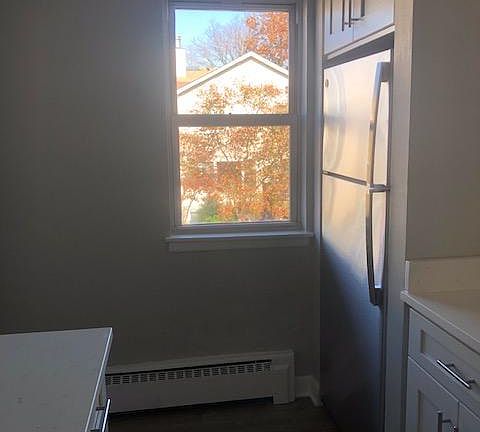 3rd image of 214 S Pine Ave