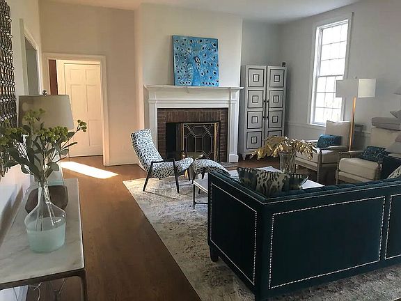 Living Room with gas log fir