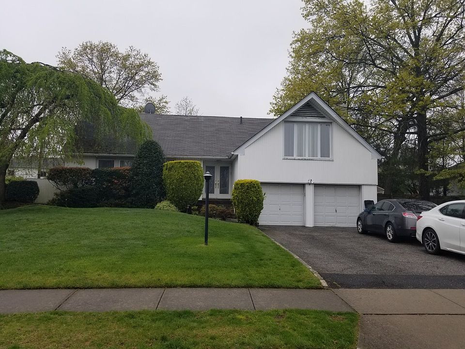 1st image of 13 Woods Ln