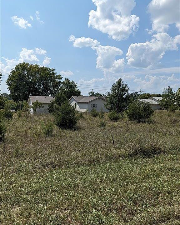 1st image of 106 Kansas Dr