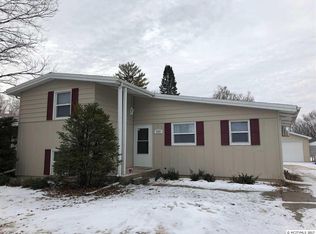 839 14th St SE, Mason City, IA 50401