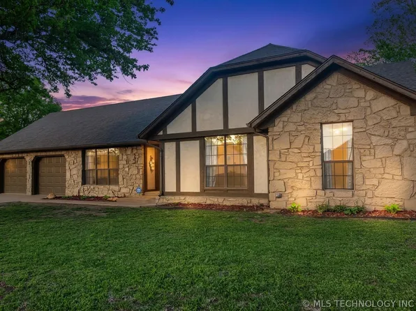 2422 S Maywood Dr, Claremore, OK 74017