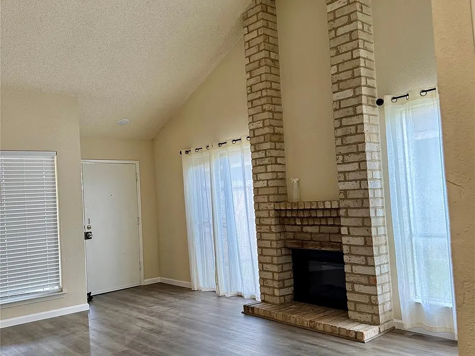 23331 Pebworth Pl