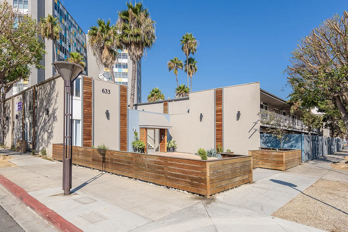 Building Photo - 633 East 1st Street