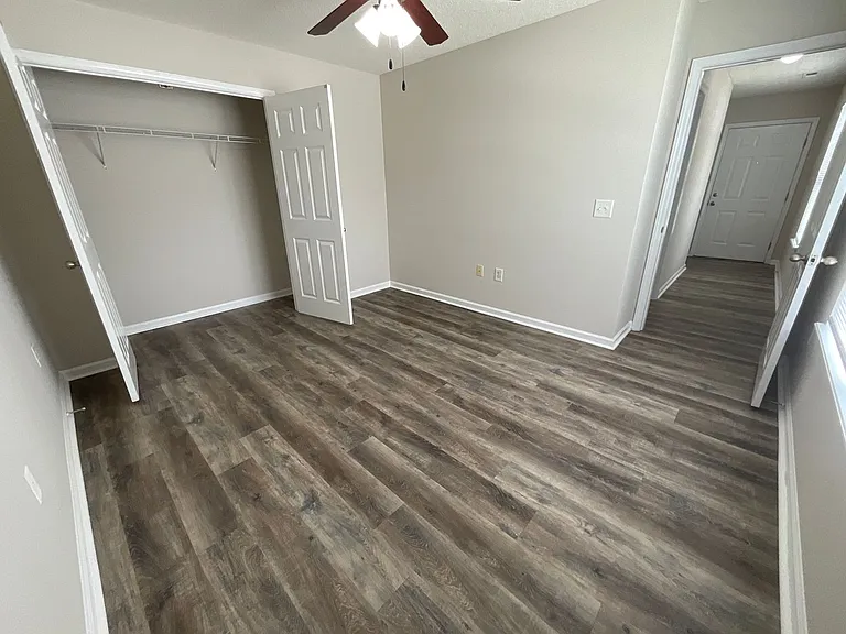 Meridian Park Apartments — Photo 204