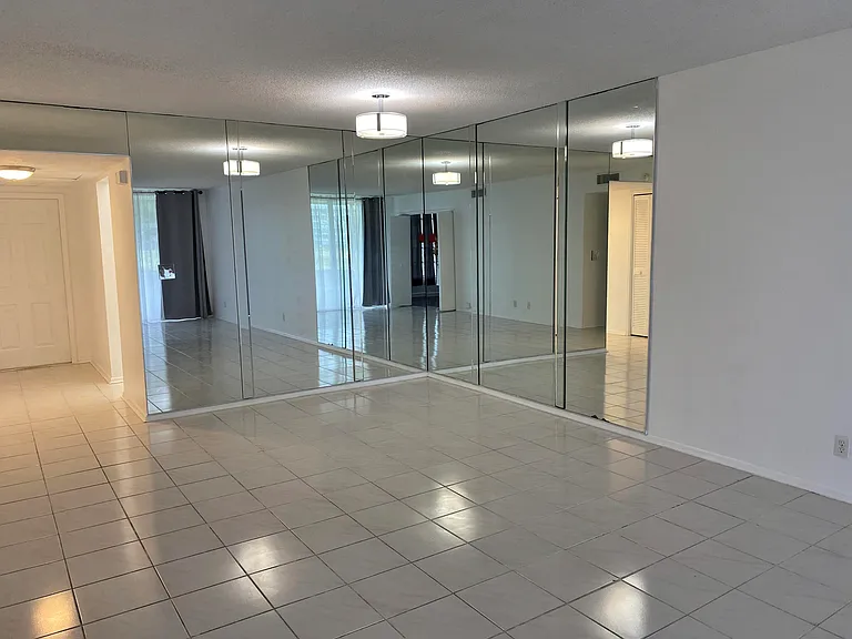 2751 S Palm Aire Dr #107 — Photo 5