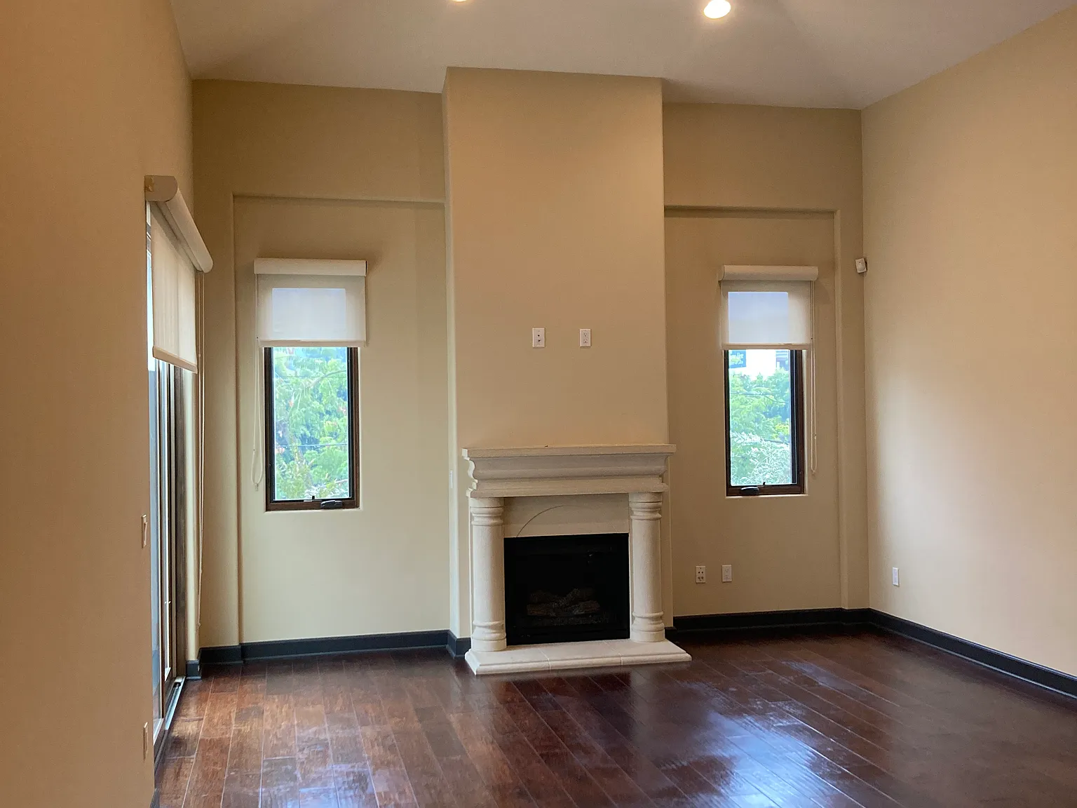 4100 W Hood Ave — Photo 3